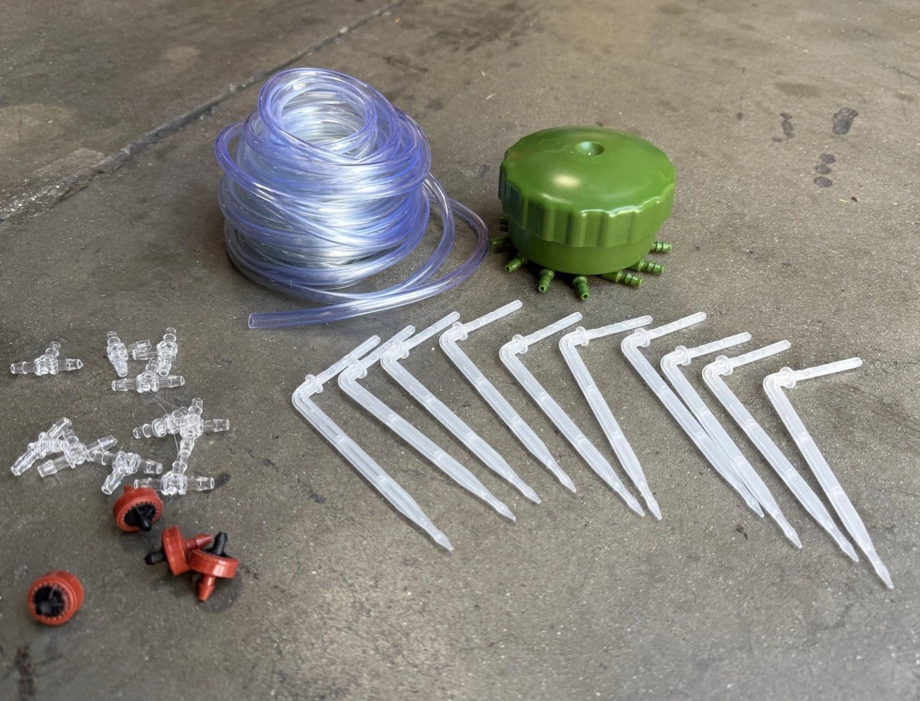 100' Hose & 12 Port Drip Irrigation Manifold Stake Angled Drip Emitte