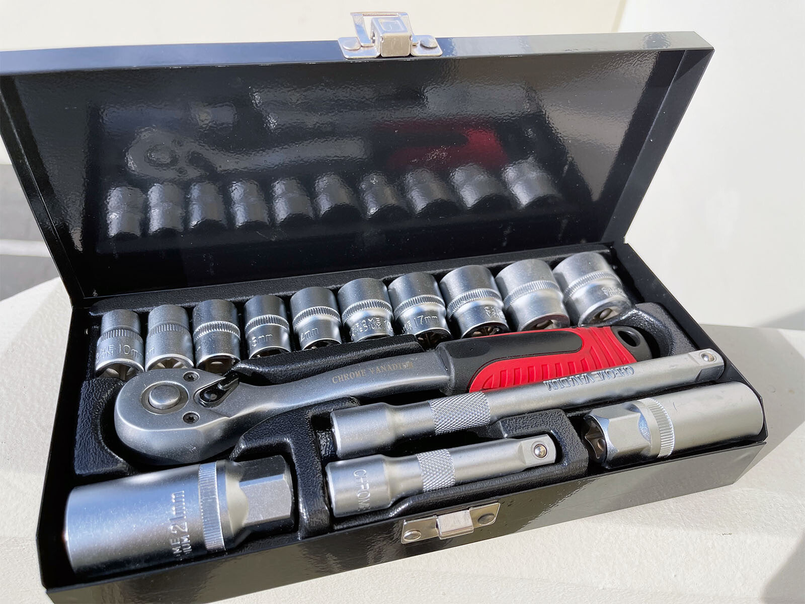 15pc 3/8" Dr. 6pt MM Socket Set with Ratchet Wrench