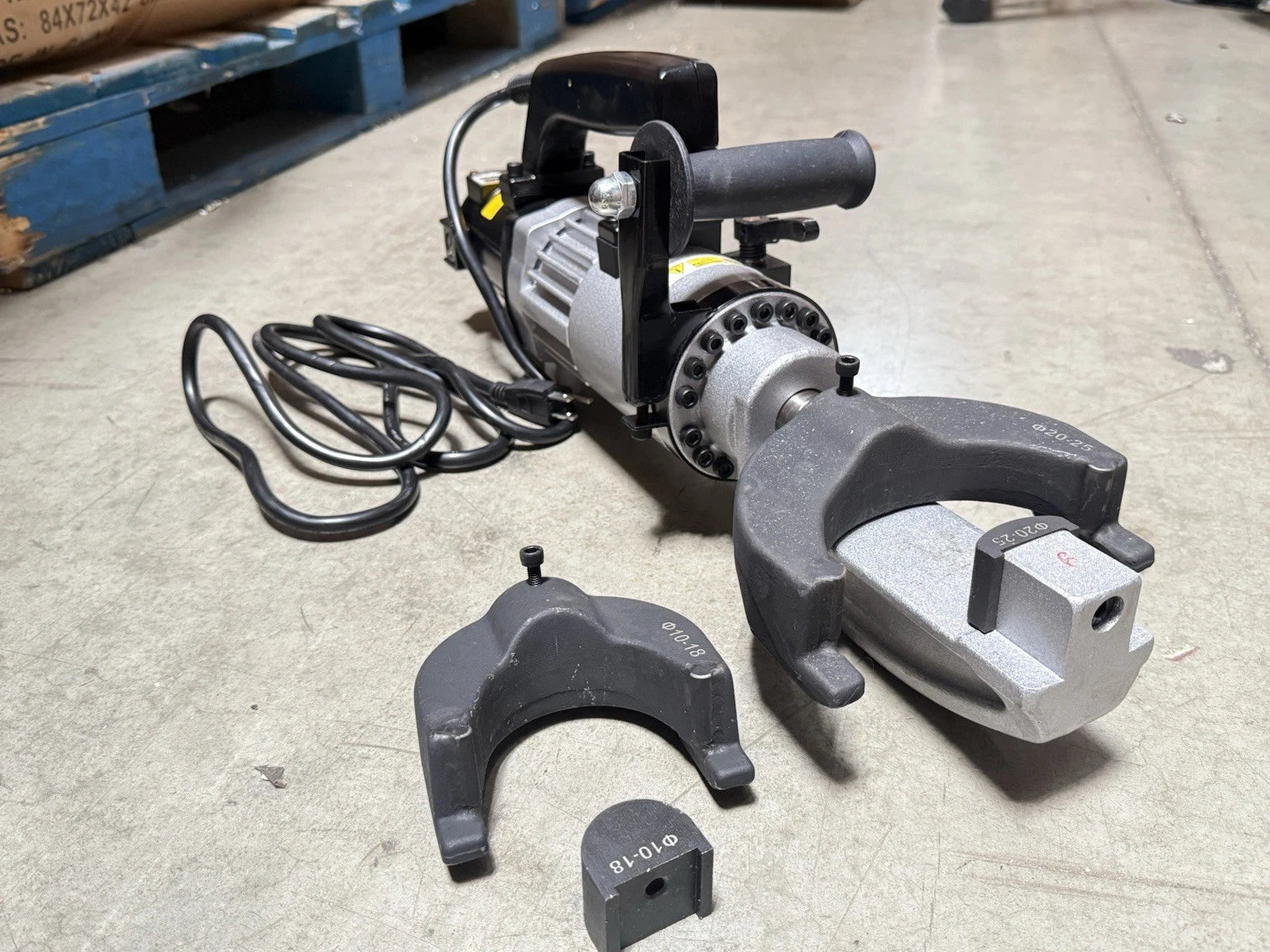 Handheld 1" Electric Hydraulic Rebar Bender 10-25mm Bending 3/8 - 1”