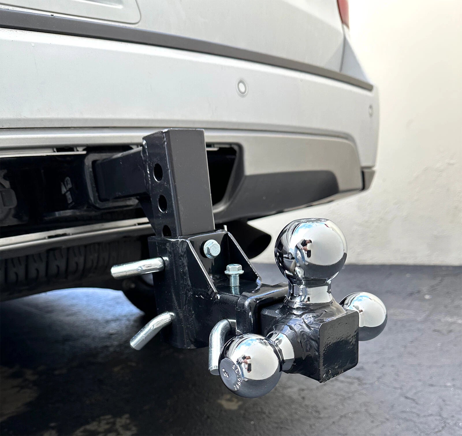 Tri-ball Adjustable Vertical Travel Solid Raise Drop W/ 2" Solid Tow