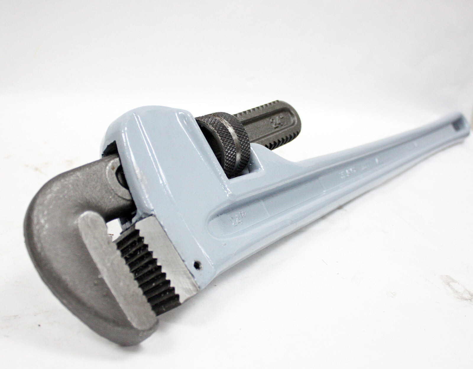 24" Aluminum Pipe Wrench 3" Jaw Opening by Unbranded