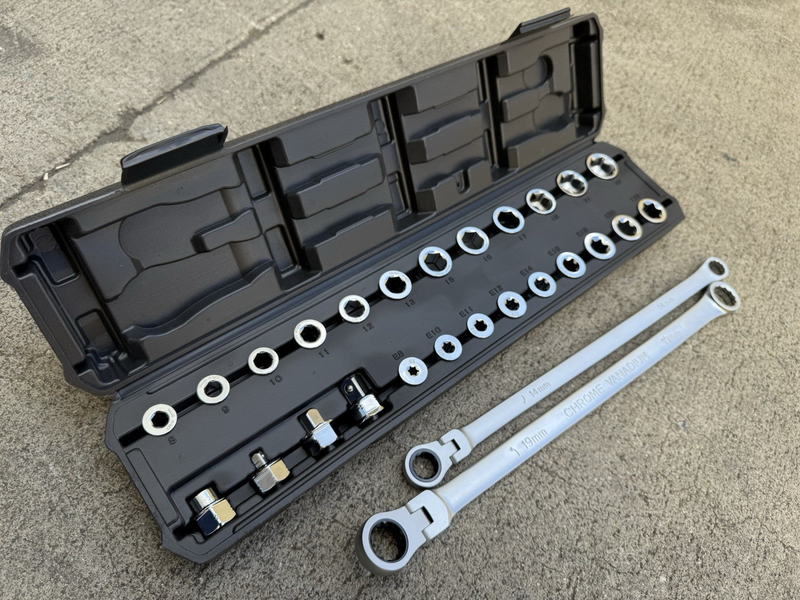 27pcs Extra Long Flex Head Ratcheting Wrench Set w/8-22mm E-type Socket Adapters