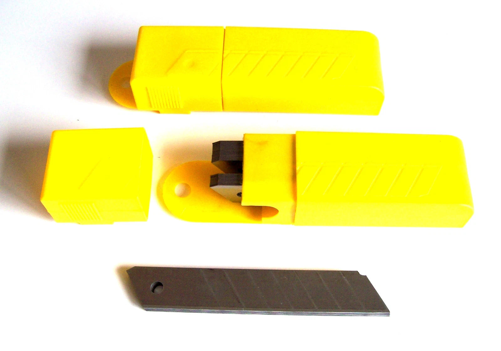 100 Cal-hawk Heavy Duty Snap-off Utility Knife Blades