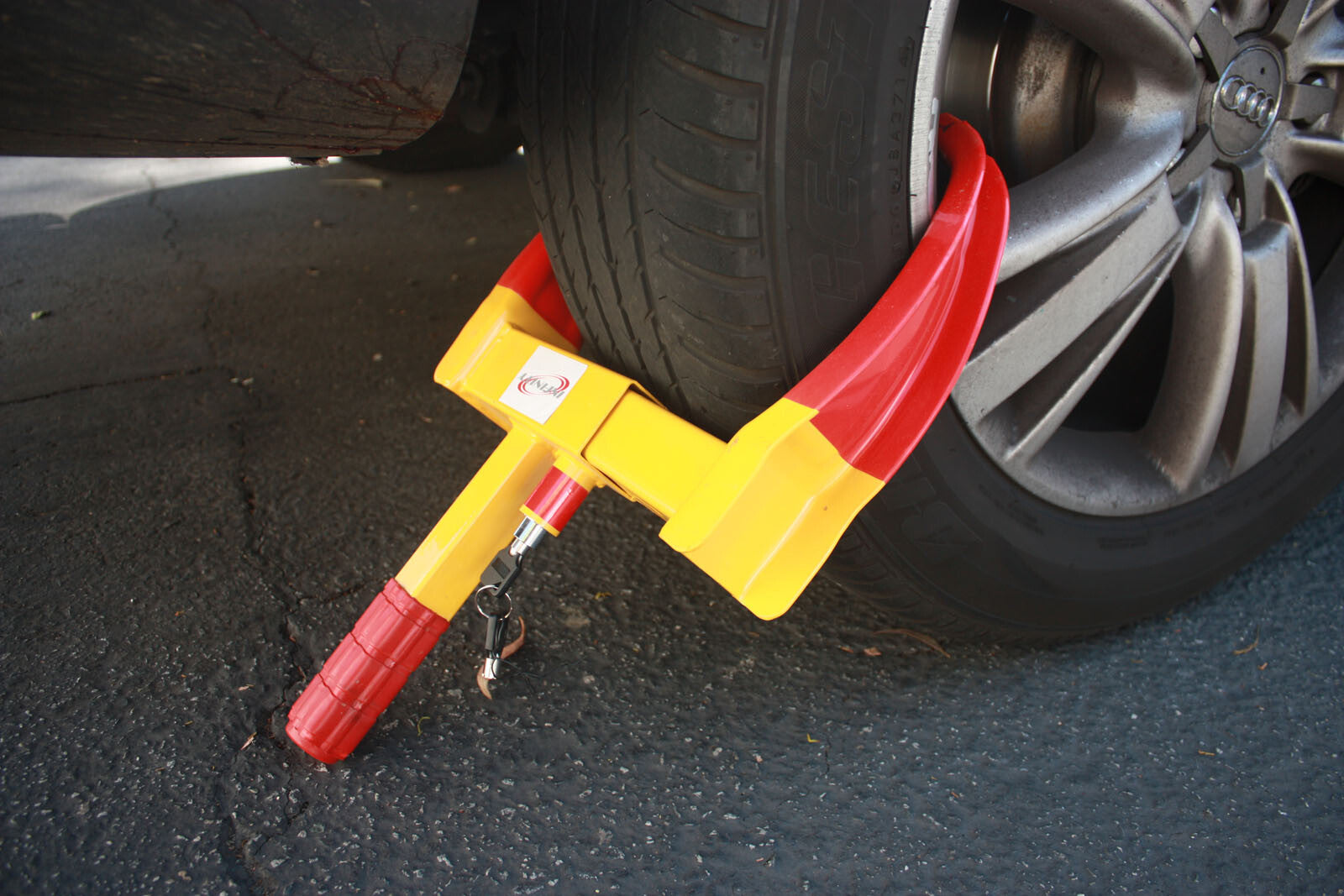 Max 19" Tire Wheel Lock Clamp Boot Tire Claw Trailer Car Truck Anti-Theft Towing