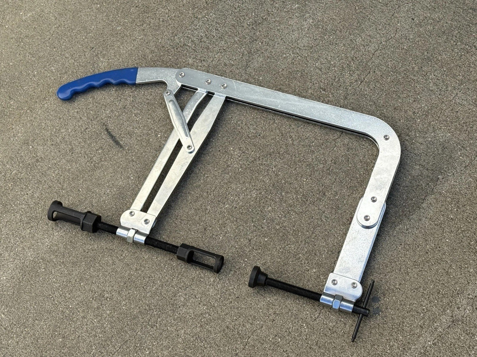 Universal Adjustable Valve Spring Compressor Tool by Unbranded