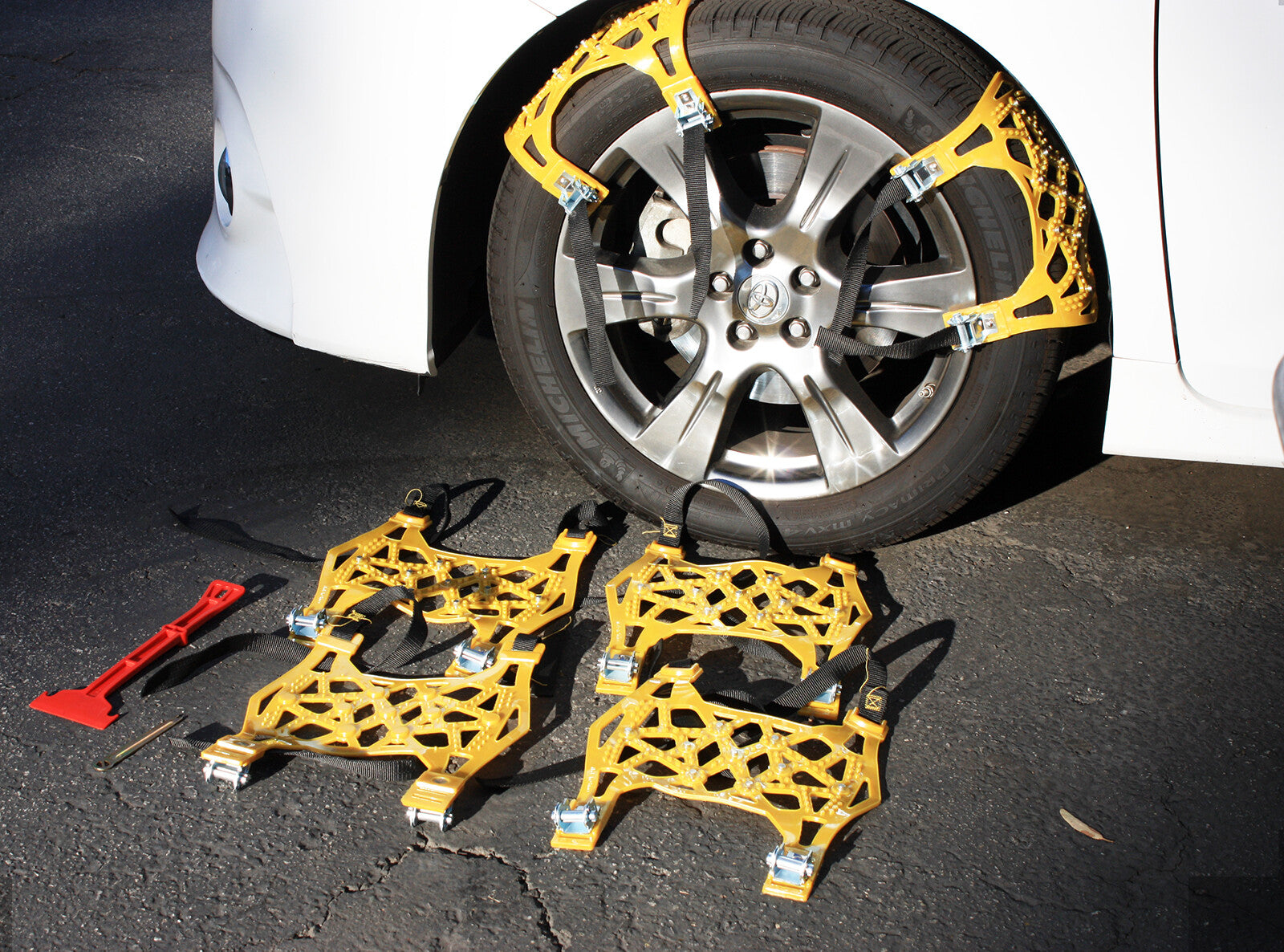 6 Snow Anti-Skid Tire Chains Adjustable SUV CAr Tire Chains Ice Mud Climbing