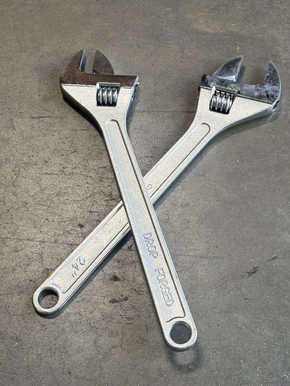 24" Adjustable Wrench 0-2-1/2" Wide Opening Jaw by Unbranded